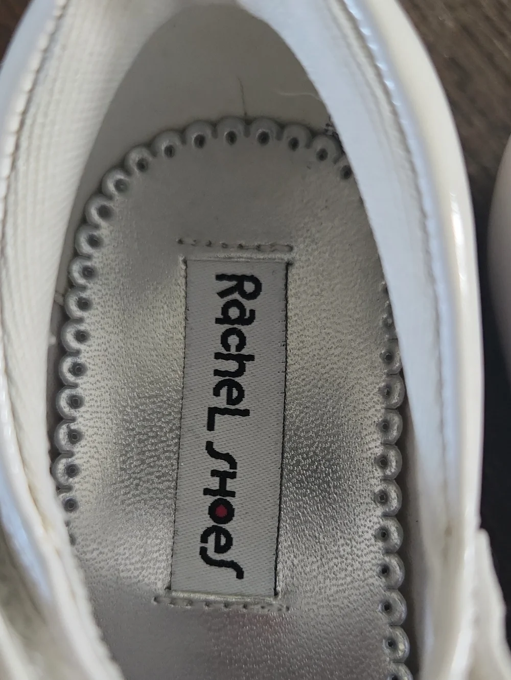 RACHEL SHOES- White w/ flowers. Size baby girl 9